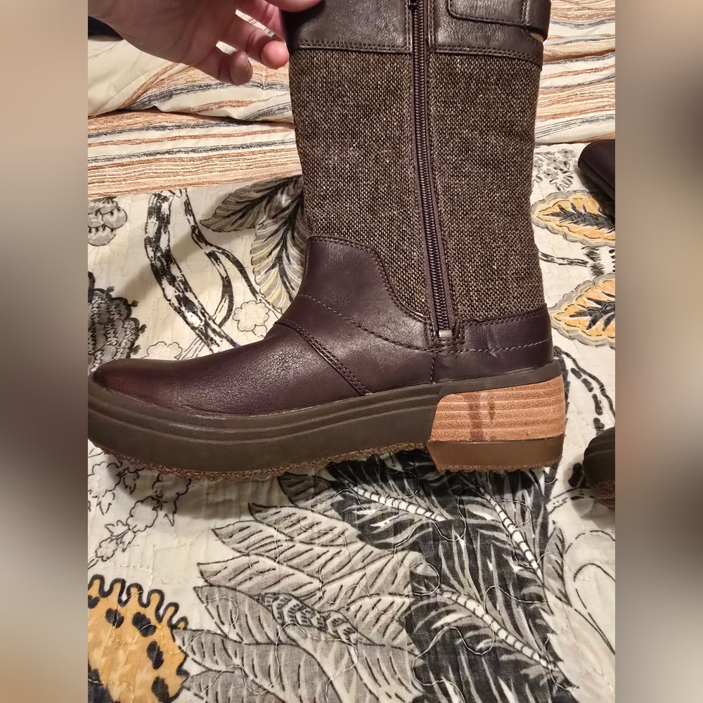 Merrell Brown Boots - Picture 7 of 7